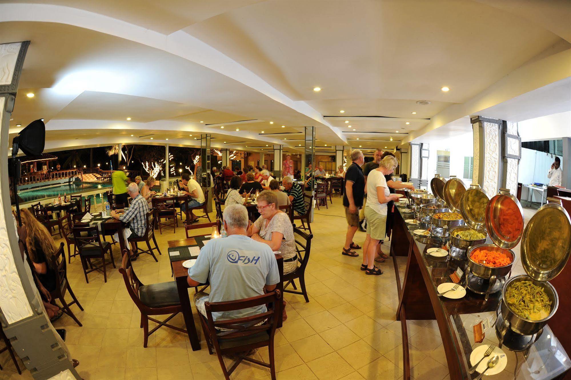 Golden Star होटल Negombo