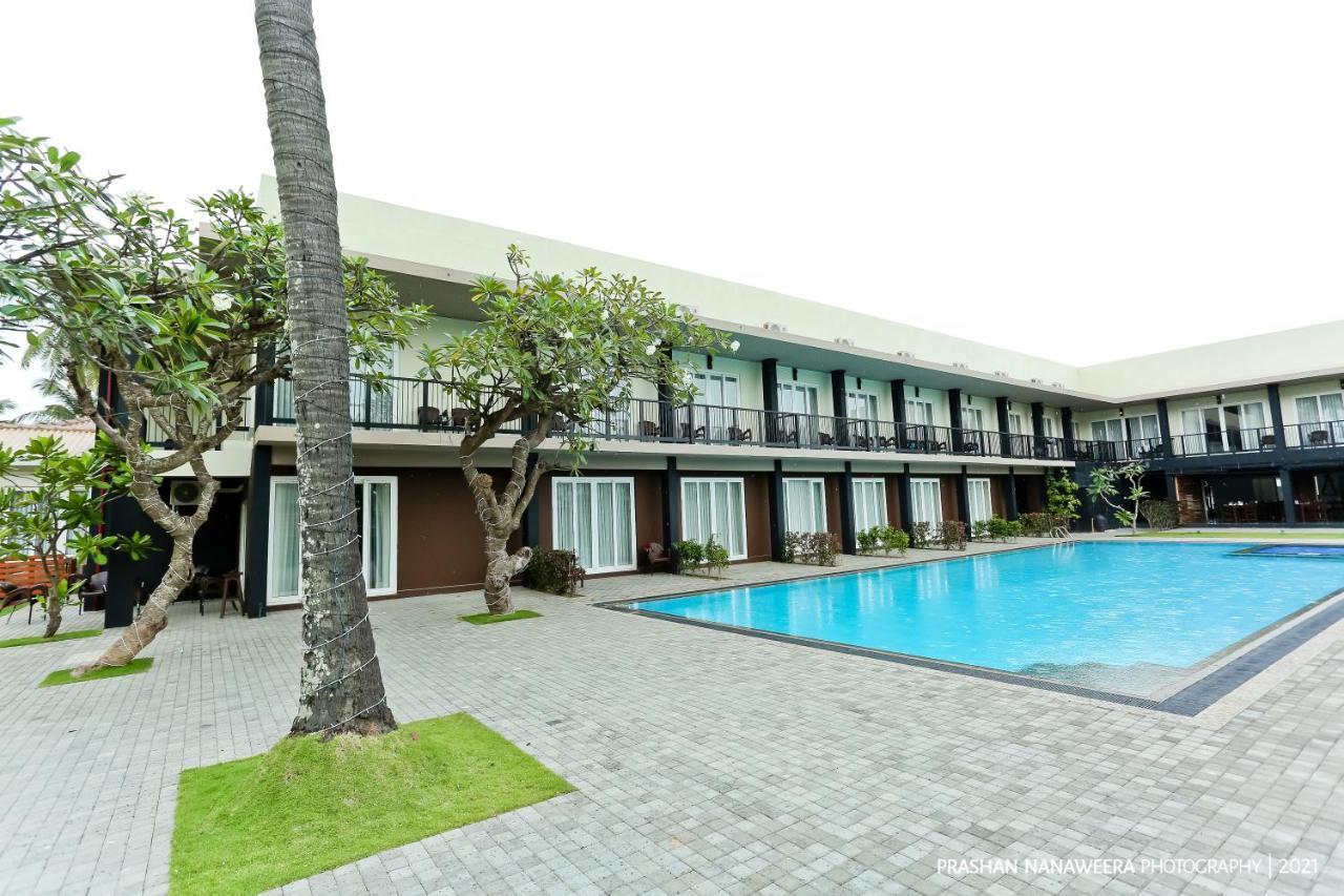 Golden Star Negombo