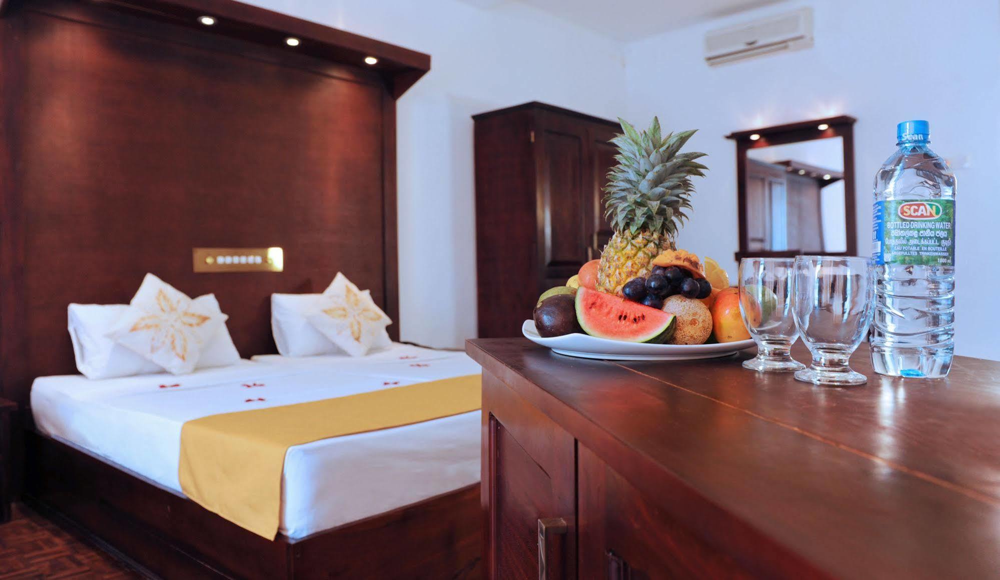 Golden Star Hotel Negombo